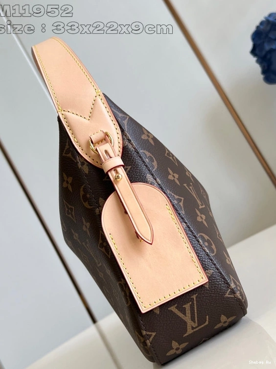 Slouchy VUITTON LOUIS PM-33*22*9CM 0815